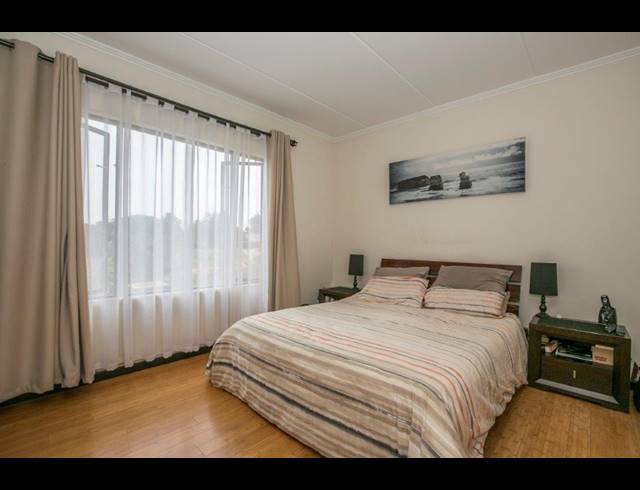 2 BEDROOM HOUSE FOR SALE IN SUNNINGHILL